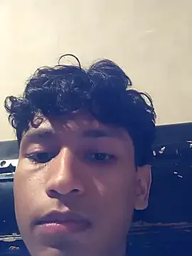 roouse – webcam model profile photo Image 5