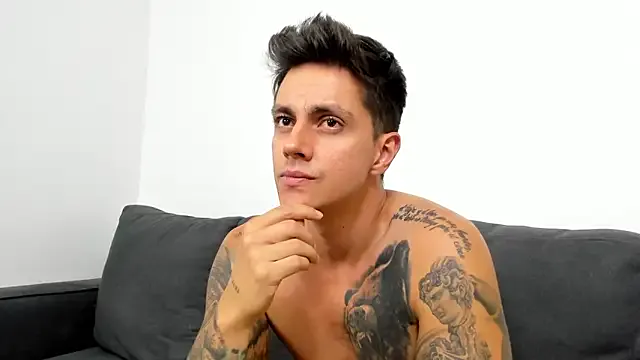 roouse – webcam model profile photo Image 12