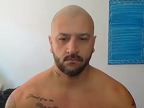 roouse – webcam model profile photo Image 10