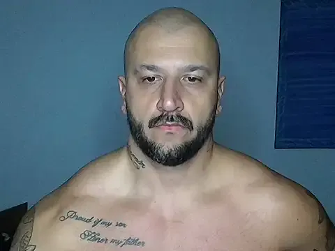 roouse – webcam model profile photo Image 4