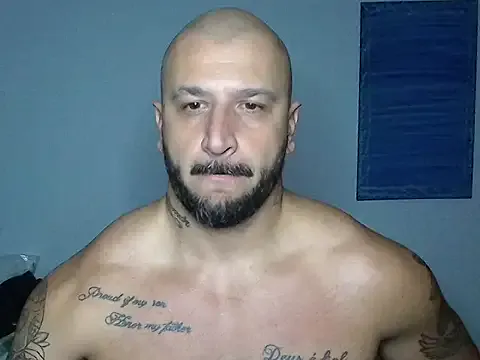 roouse – webcam model profile photo Image 6