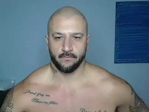 roouse – webcam model profile photo Image 7