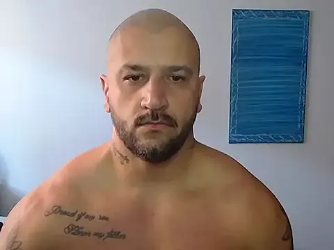 roouse – webcam model profile photo Image 8
