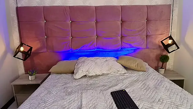 Mia--meow – webcam model profile photo Image 15