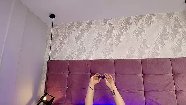 Mia--meow – webcam model profile photo Image 19