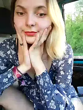 roouse – webcam model profile photo Image 2