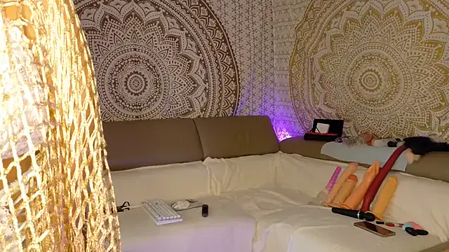 841_yayoi – webcam model profile photo Image 18