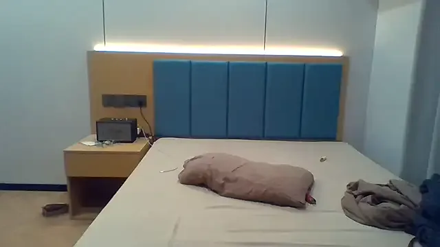 Awesomelusty – webcam model profile photo Image 18