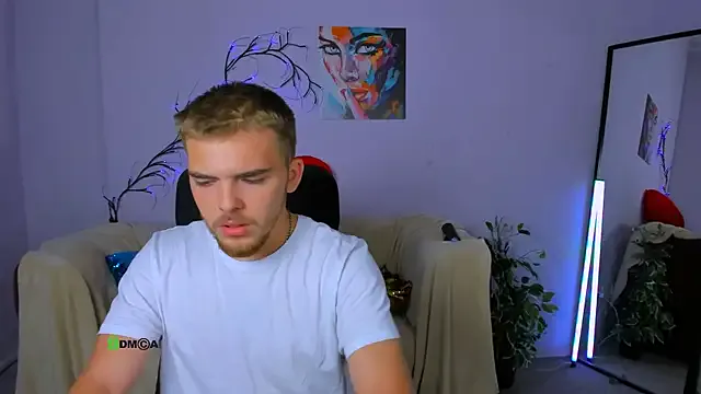 Megu_Melon – webcam model profile photo Image 14