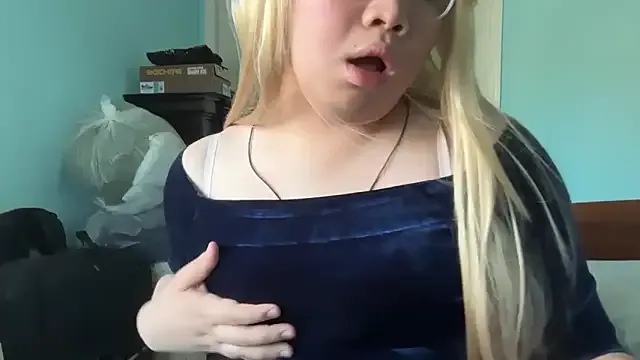 roouse – webcam model profile photo Image 6