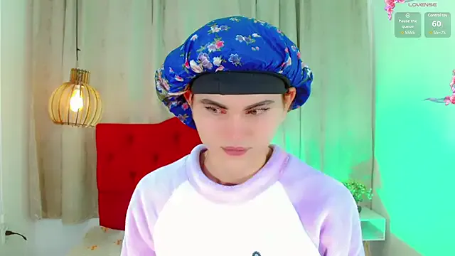 Shiny_Jennifer – webcam model profile photo Image 2