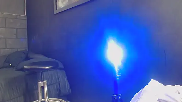 roouse – webcam model profile photo Image 14