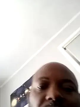 maataaan – webcam model profile photo Image 12