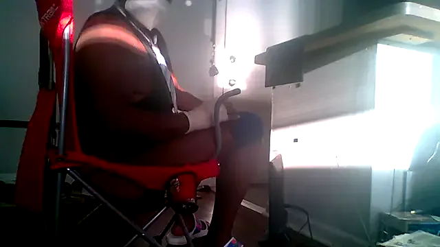 maataaan – webcam model profile photo Image 19