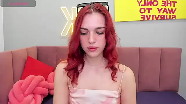 IamCrystal2 – webcam model profile photo Image 8