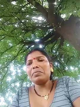 Nonchan_ – webcam model profile photo Image 4