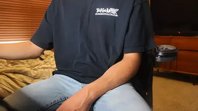 FragrantWind5 – webcam model profile photo Image 4