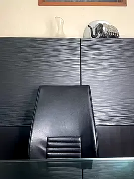 roouse – webcam model profile photo Image 16