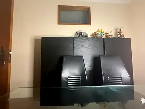 roouse – webcam model profile photo Image 18