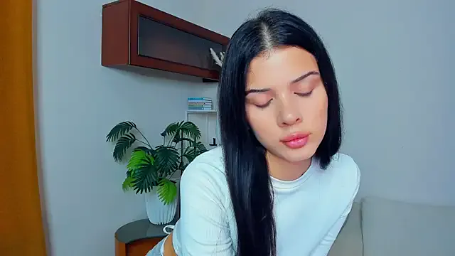  – webcam model profile photo Image 6