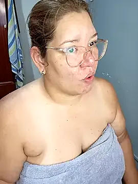 Linalicious – webcam model profile photo Image 17