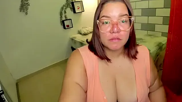 Linalicious – webcam model profile photo Image 5