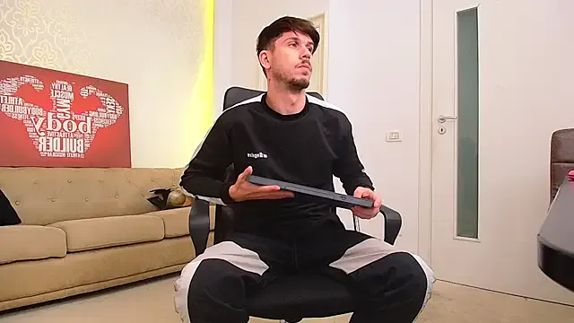 Yui-Ch – webcam model profile photo Image 17