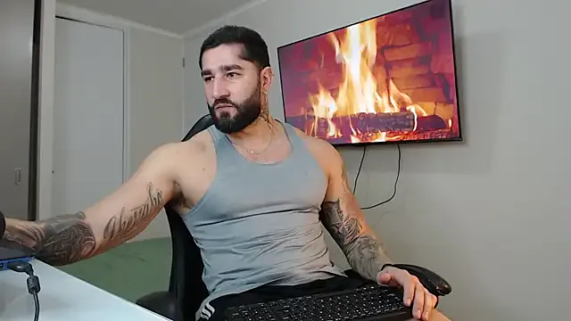  – webcam model profile photo Image 13