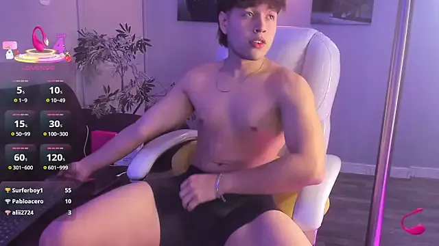 TysonWalkers – webcam model profile photo Image 17