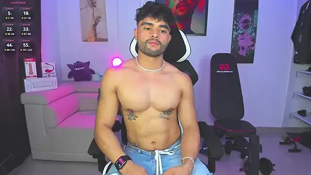  – webcam model profile photo Image 3