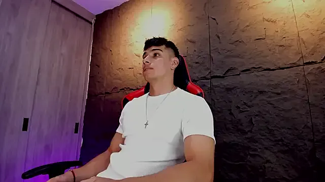 kai101010 – webcam model profile photo Image 11