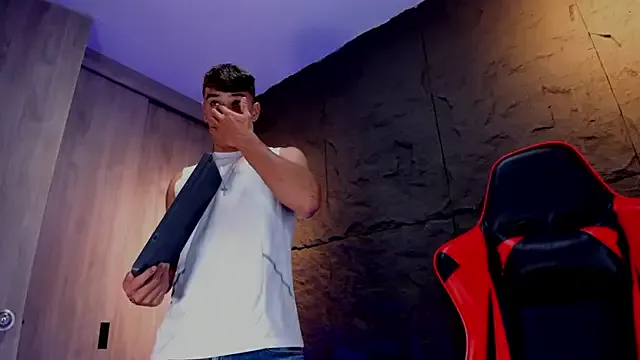 kai101010 – webcam model profile photo Image 14