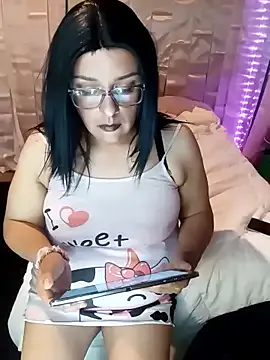 Lola_Hale – webcam model profile photo Image 8