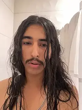 Yui-Ch – webcam model profile photo Image 3