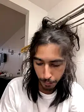 Yui-Ch – webcam model profile photo Image 6