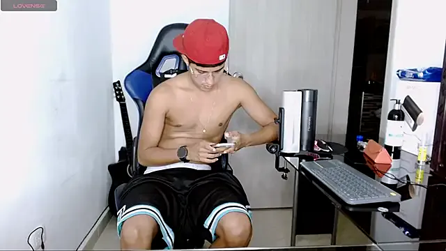 Nonchan_ – webcam model profile photo Image 6