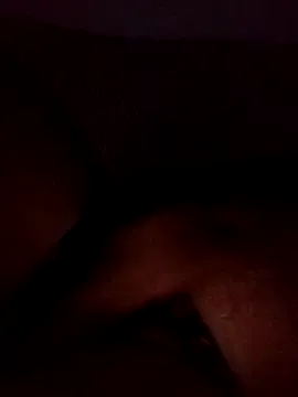 roouse – webcam model profile photo Image 6