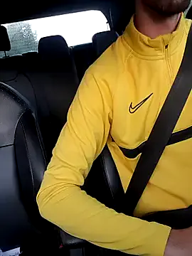 GouGou-111 – webcam model profile photo Image 4