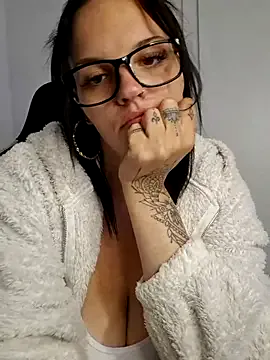  – webcam model profile photo Image 10