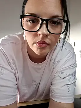  – webcam model profile photo Image 13
