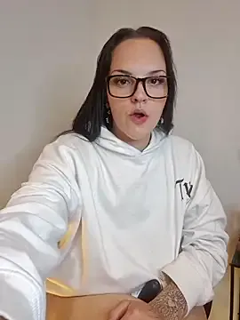  – webcam model profile photo Image 5