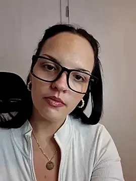  – webcam model profile photo Image 9