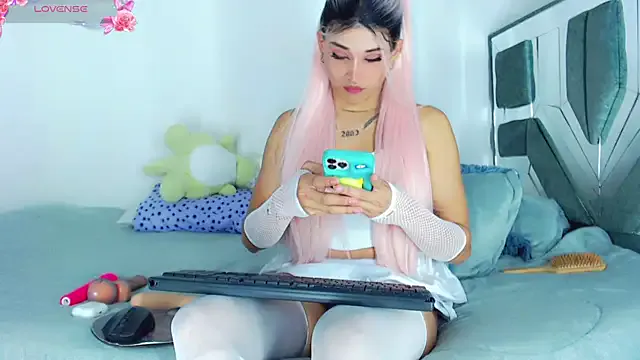  – webcam model profile photo Image 6