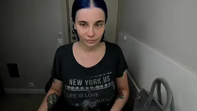 LillieWebb_ – webcam model profile photo Image 5