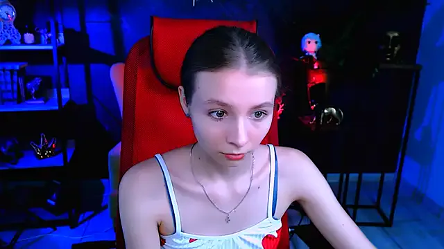 roouse – webcam model profile photo Image 10