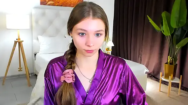 roouse – webcam model profile photo Image 18