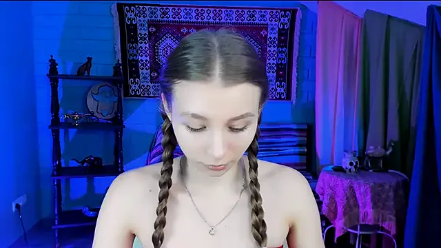 roouse – webcam model profile photo Image 19