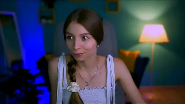 roouse – webcam model profile photo Image 3