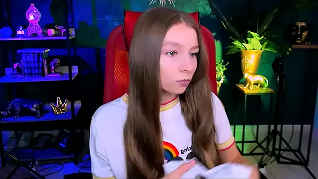 roouse – webcam model profile photo Image 4