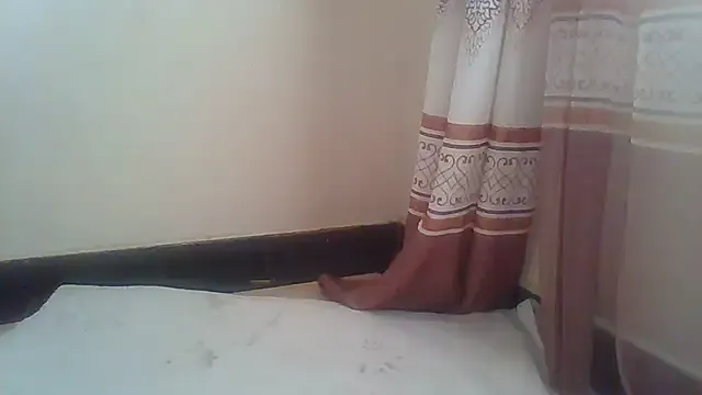  – webcam model profile photo Image 9